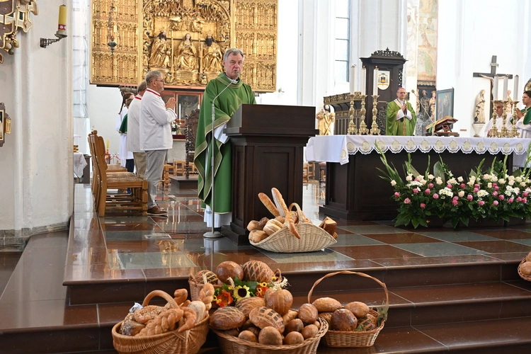 30. Święto Chleba w Gdańsku - Msza św. w bazylice Mariackiej