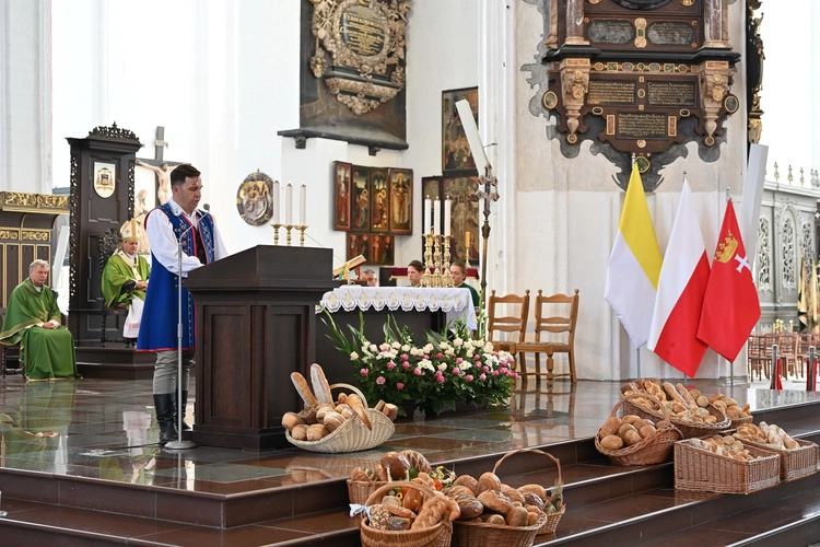 30. Święto Chleba w Gdańsku - Msza św. w bazylice Mariackiej
