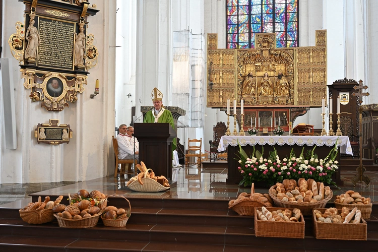 30. Święto Chleba w Gdańsku - Msza św. w bazylice Mariackiej