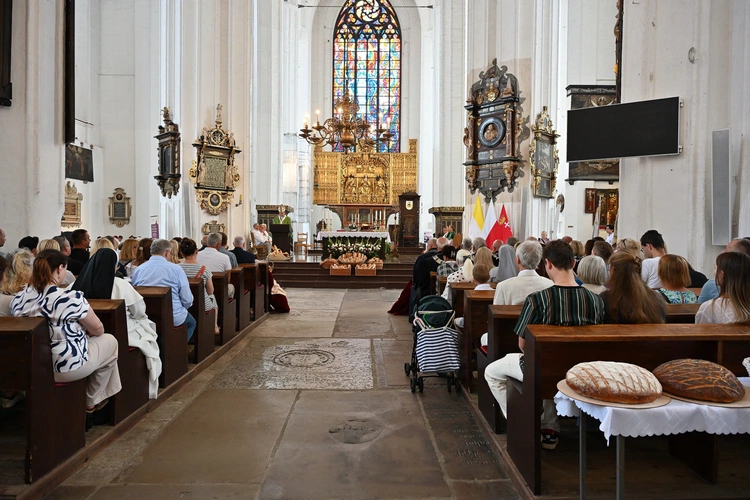 30. Święto Chleba w Gdańsku - Msza św. w bazylice Mariackiej