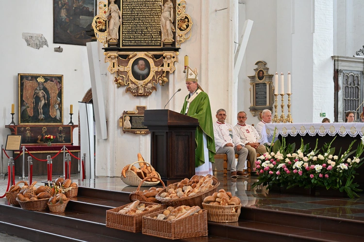 30. Święto Chleba w Gdańsku - Msza św. w bazylice Mariackiej