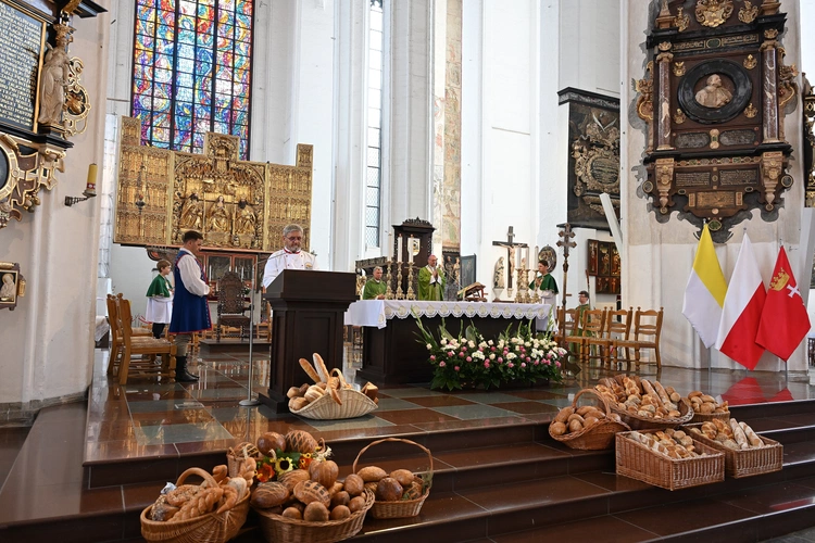 30. Święto Chleba w Gdańsku - Msza św. w bazylice Mariackiej