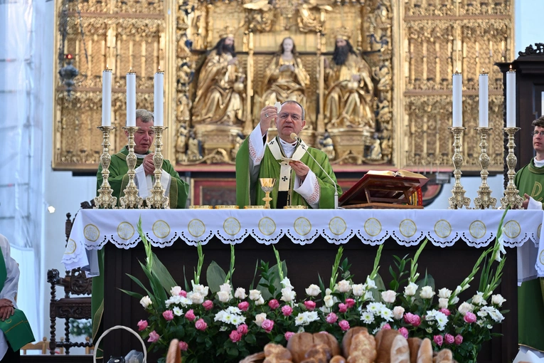 30. Święto Chleba w Gdańsku - Msza św. w bazylice Mariackiej