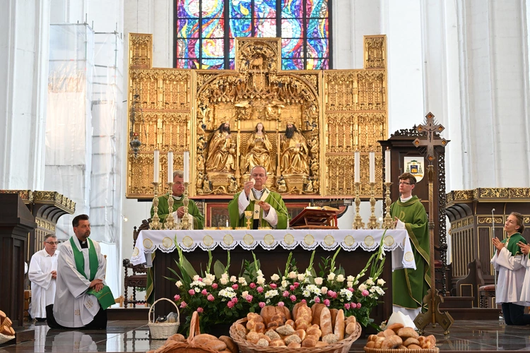 30. Święto Chleba w Gdańsku - Msza św. w bazylice Mariackiej