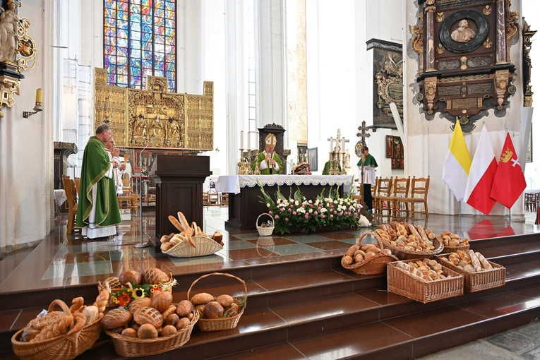 30. Święto Chleba w Gdańsku - Msza św. w bazylice Mariackiej