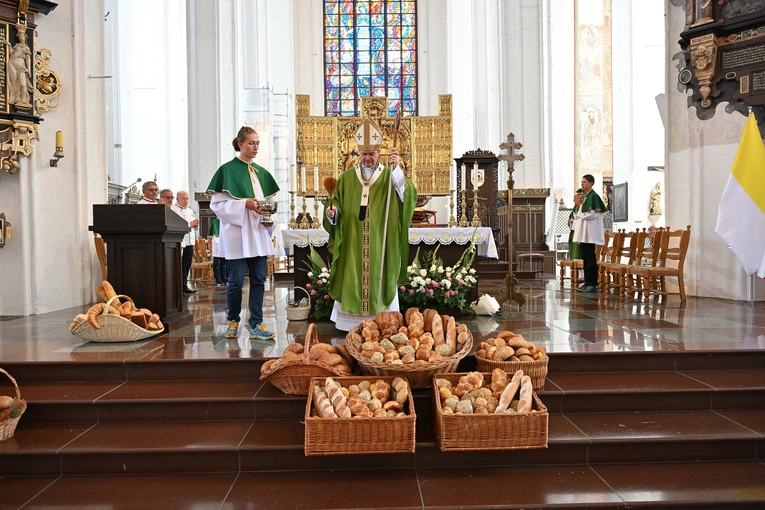 30. Święto Chleba w Gdańsku - Msza św. w bazylice Mariackiej