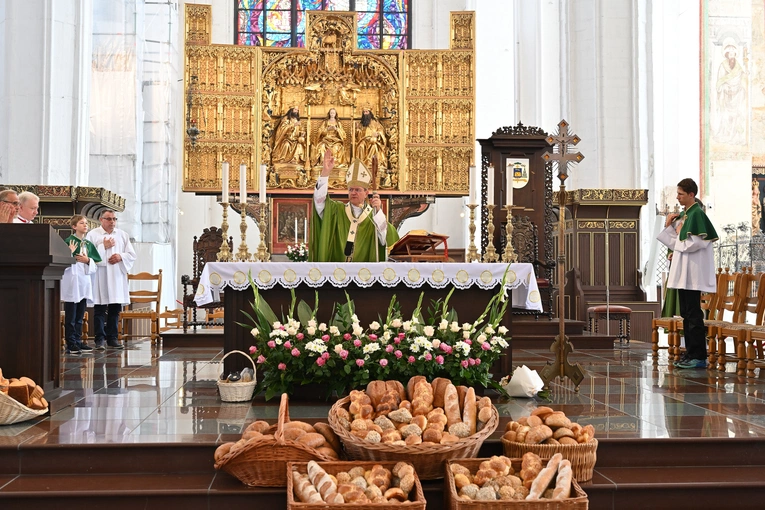 30. Święto Chleba w Gdańsku - Msza św. w bazylice Mariackiej