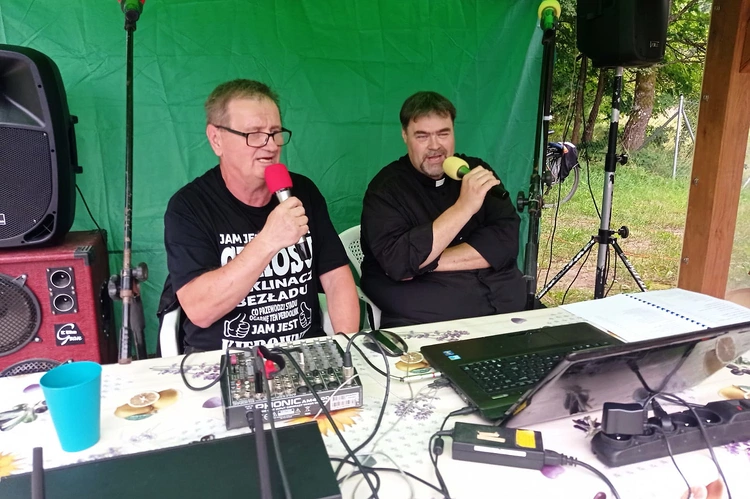 Dla seniorów - kabaret, śpiew i biesiada