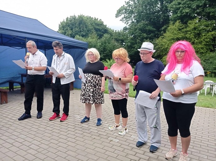 Dla seniorów - kabaret, śpiew i biesiada