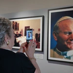 Włosi oddają hołd pamięci Jana Pawła II - niezwykła wystawa w Rzymie