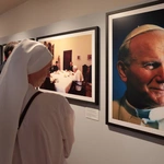 Włosi oddają hołd pamięci Jana Pawła II - niezwykła wystawa w Rzymie