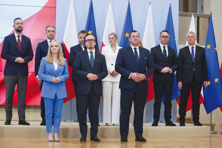 Premier Donald Tusk przedstawił zrekonstruowany rząd 23 lipca podczas konferencji prasowej w KPRM w Warszawie.  