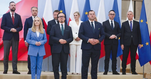 Premier Donald Tusk przedstawił zrekonstruowany rząd 23 lipca podczas konferencji prasowej w KPRM w Warszawie.  