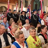 Parafianie wypełnili szczelnie świątynię.