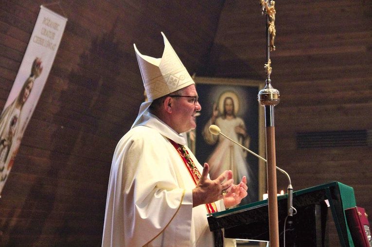 Podczas Mszy św. w kędzierzyńskim kościele  św. Eugeniusza  de Mazenoda.
