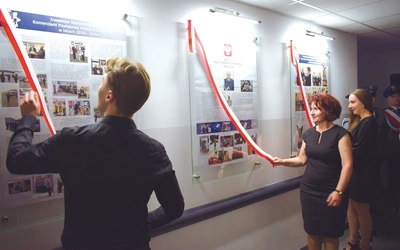 Odsłonięcia dokonali najbliżsi zmarłego policjanta. 