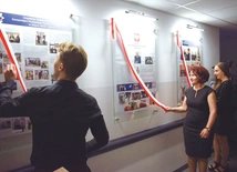 Odsłonięcia dokonali najbliżsi zmarłego policjanta. 