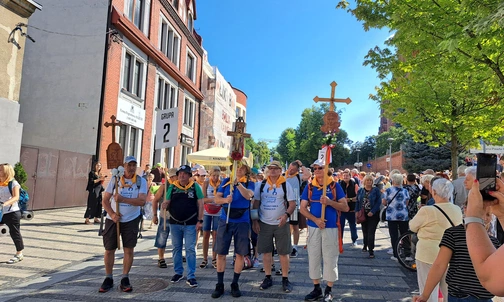 Rybnik. Po raz 80. wyruszyła Piesza Rybnicka Pielgrzymka na Jasną Górę [ZDJĘCIA]