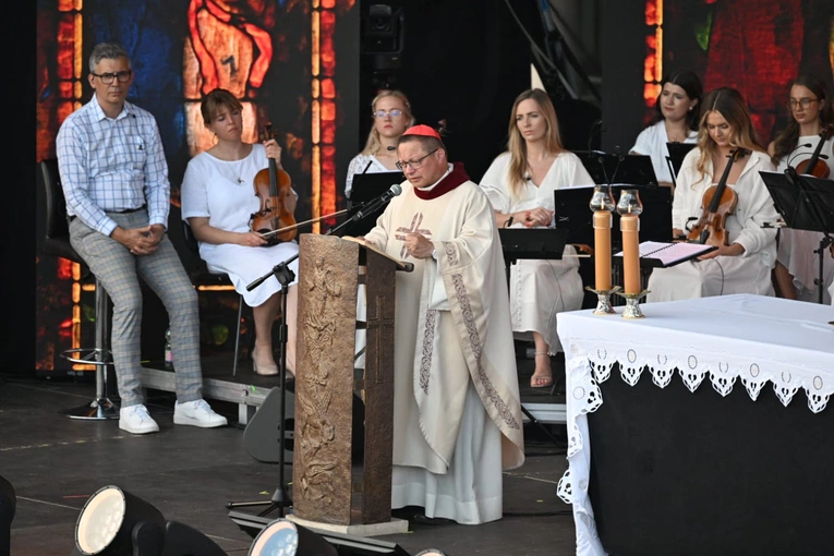 Kard. Ryś na Jubileuszu Młodzieży w Rzymie: Młodzi, którzy nie szukają, są jak zaparkowane auto