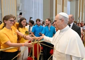 Nowo ochrzczeni młodzi Francuzi zachwyceni spotkaniem z Papieżem