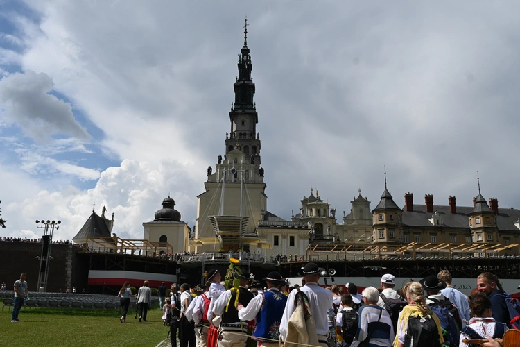 Ponad 7 dni wędrowali do Matki 