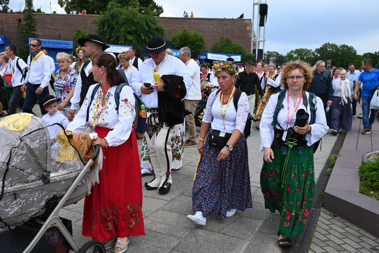 Ponad 7 dni wędrowali do Matki 