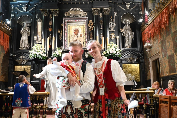 Ponad 7 dni wędrowali do Matki 