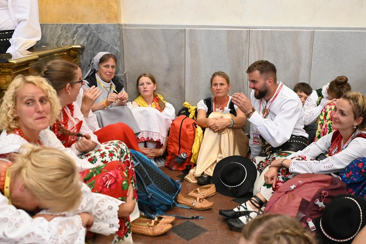 Ponad 7 dni wędrowali do Matki 