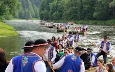 Sromowce Niżne to wioska, co z Dunajcem rozmawia i... świetnie się dogaduje