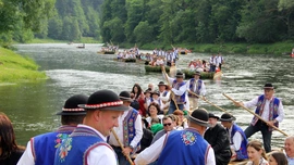 Sromowce Niżne to wioska, co z Dunajcem rozmawia i... świetnie się dogaduje
