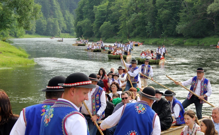 Sromowce Niżne to wioska, co z Dunajcem rozmawia i... świetnie się dogaduje