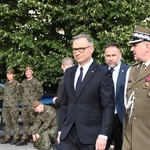 Msza św. i apel poległych na pl. Krasińskich