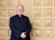 Ks. Mirosław Kszczot zachęca do podjęcia dobrowolnej abstynencji.