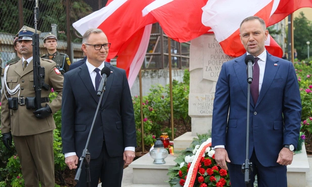 Ustępujący i nowy prezdent RP podczas uroczystości upamiętniającej ofiary Rzezi Woli