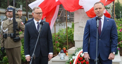 Ustępujący i nowy prezdent RP podczas uroczystości upamiętniającej ofiary Rzezi Woli