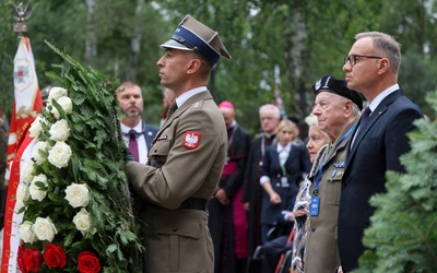 Przed pomnikiem Gloria Victis w godzinę "W" oddano hołd powstańcom