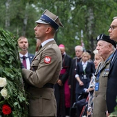 Przed pomnikiem Gloria Victis w godzinę "W" oddano hołd powstańcom