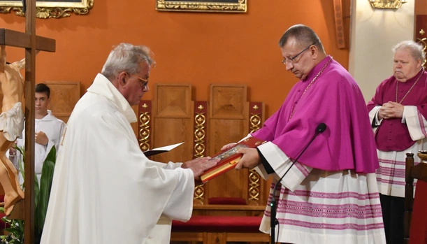 Obrzęd wprowadzenia proboszcza do zielonogórskiej konkatedry