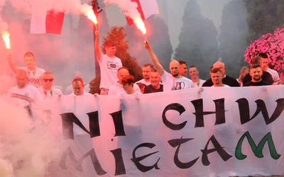 Hołd oddany powstańcom warszawskim