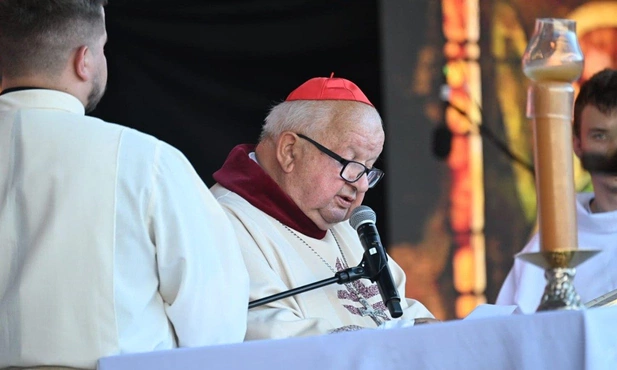 Kard. Dziwisz do młodych w Rzymie: nie lękajcie się zawierzyć Chrystusowi