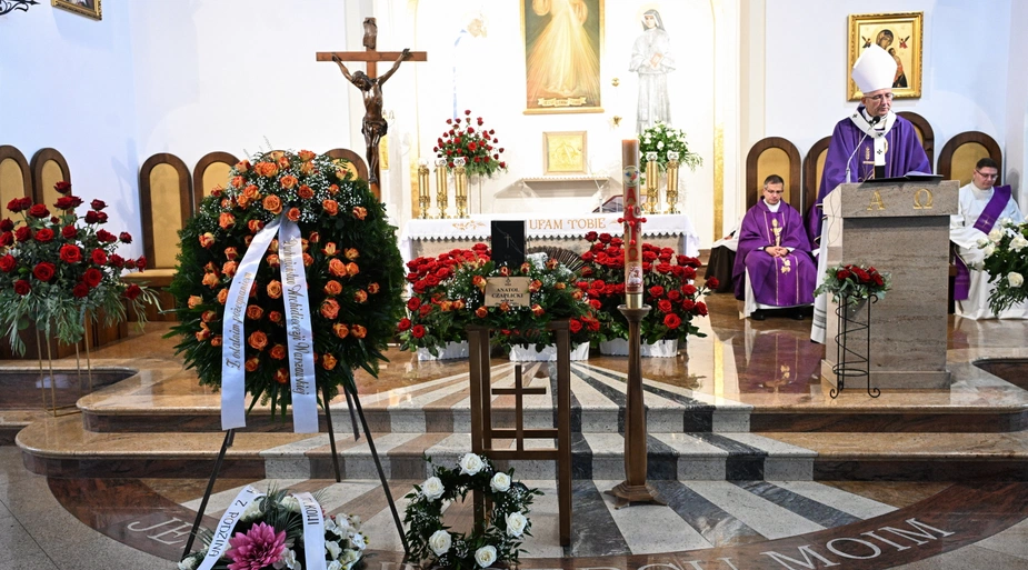 Abp Galbas przewodniczył Mszy pogrzebowej bezdomnego zamordowanego przez księdza z Przypek