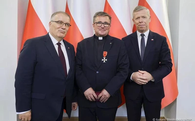 Warszawa-Księżówka. Ks. Leszek Mirek uhonorowany przez prezydenta RP