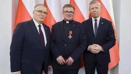 Warszawa-Księżówka. Ks. Leszek Mirek uhonorowany przez prezydenta RP