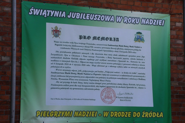 Popowo Kościelne. Poświęcenie cegły z Dzrwi Świętych bazyliki św. Piotra w Watykanie