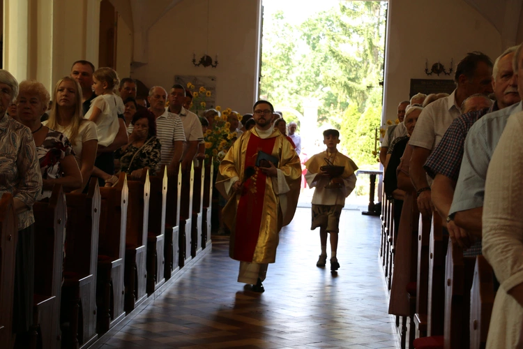 Popowo Kościelne. Poświęcenie cegły z Dzrwi Świętych bazyliki św. Piotra w Watykanie