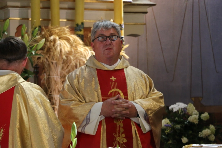 Popowo Kościelne. Poświęcenie cegły z Dzrwi Świętych bazyliki św. Piotra w Watykanie