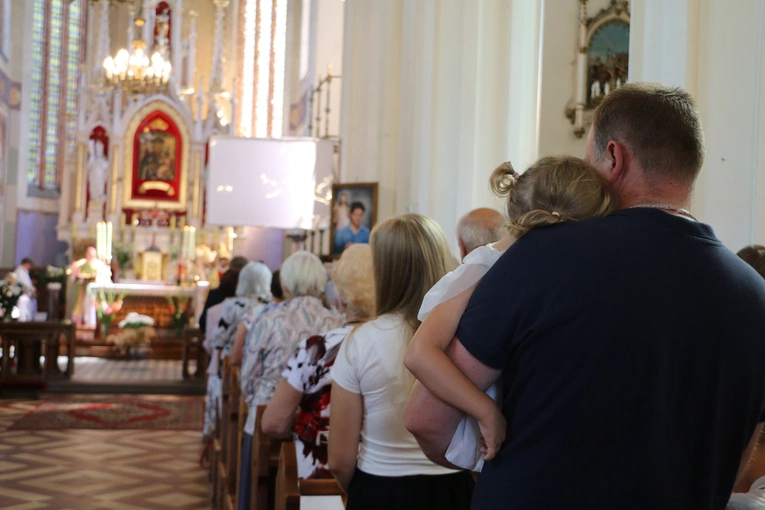 Popowo Kościelne. Poświęcenie cegły z Dzrwi Świętych bazyliki św. Piotra w Watykanie