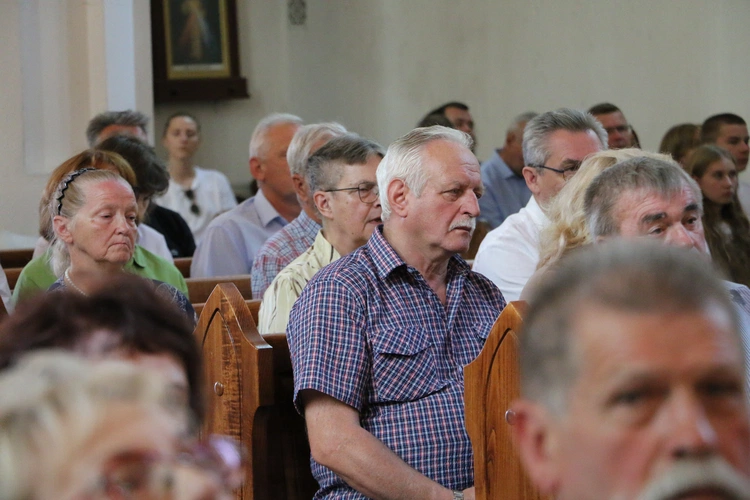 Popowo Kościelne. Poświęcenie cegły z Dzrwi Świętych bazyliki św. Piotra w Watykanie