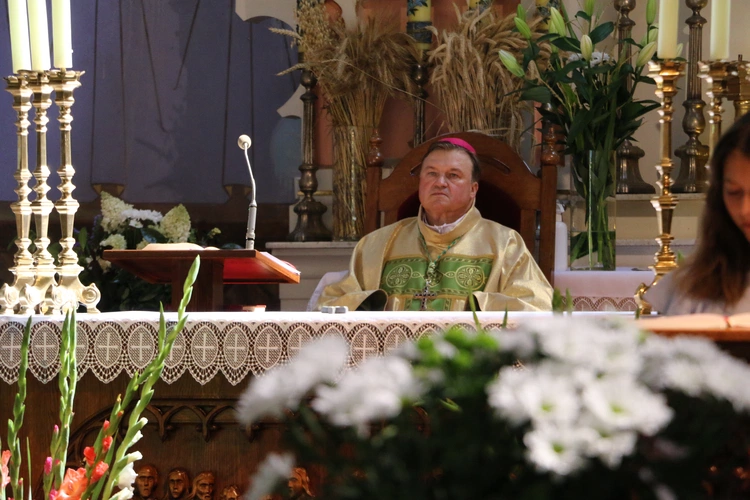 Popowo Kościelne. Poświęcenie cegły z Dzrwi Świętych bazyliki św. Piotra w Watykanie