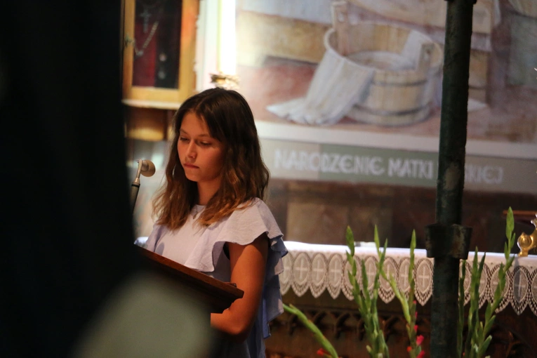 Popowo Kościelne. Poświęcenie cegły z Dzrwi Świętych bazyliki św. Piotra w Watykanie